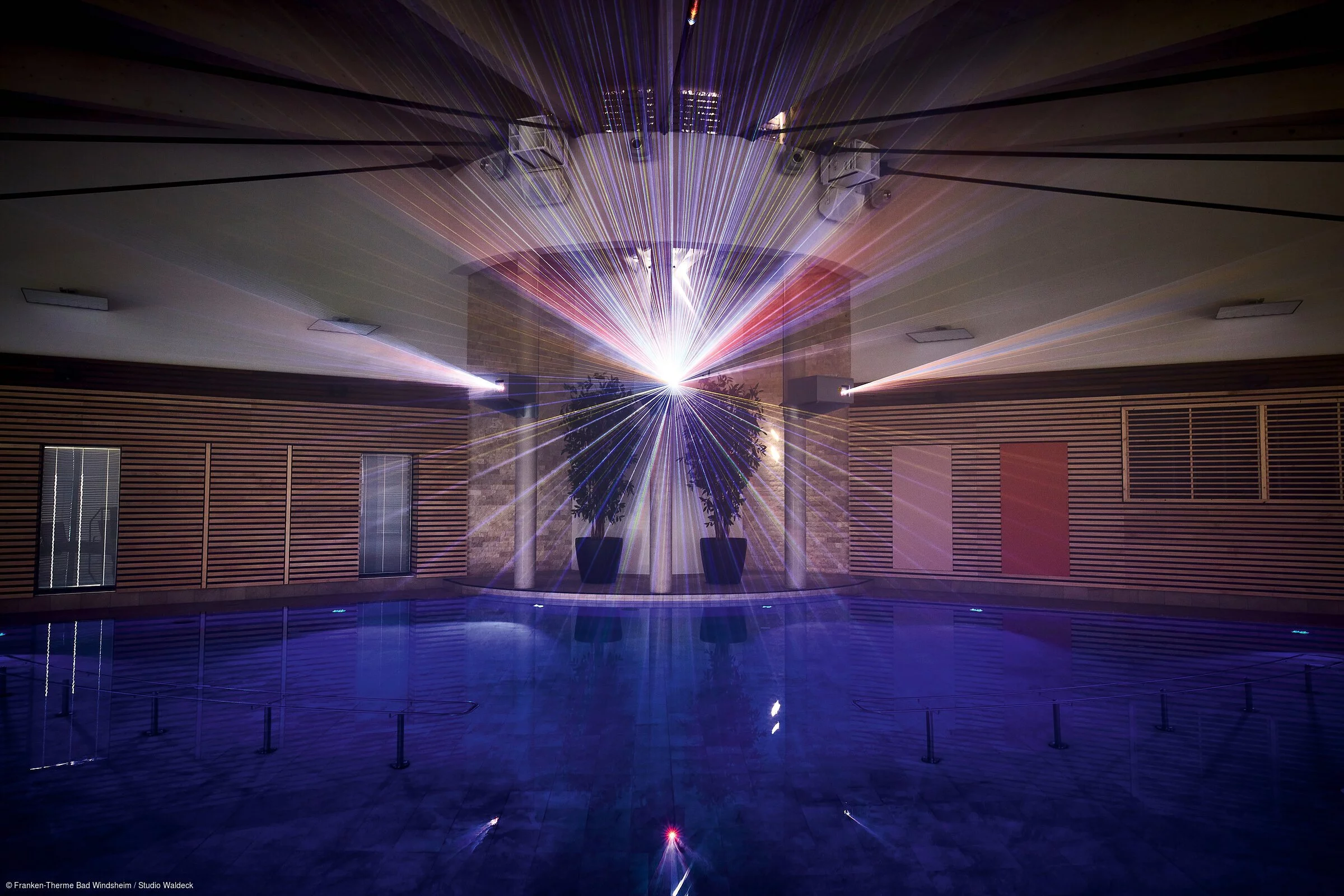 Lasershow Sinn-fonie in der Franken-Therme